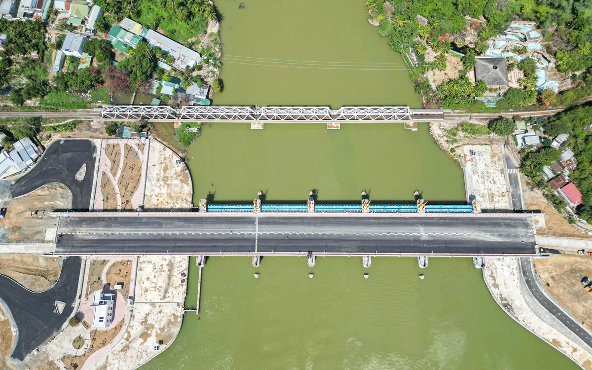 Vụ đập ngăn mặn vừa vận hành gây ngập nhà, ruộng lúa dân: Sở Nông nghiệp và Môi trường báo cáo gì?