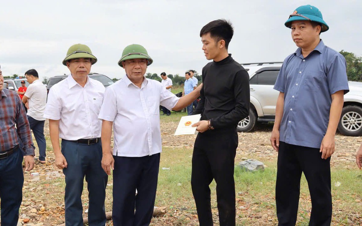 Vụ lật thuyền trên sông Lam: Tìm thấy thi thể người chồng sau 4 ngày