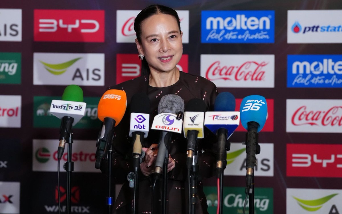 Thái Lan liên tục về nhì, CĐV đổ lỗi cho Madam Pang