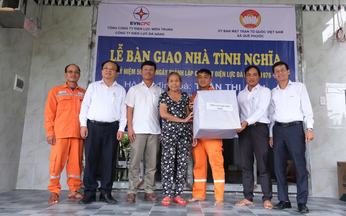 Công ty Điện lực Đà Nẵng bàn giao thêm ba căn nhà tình nghĩa