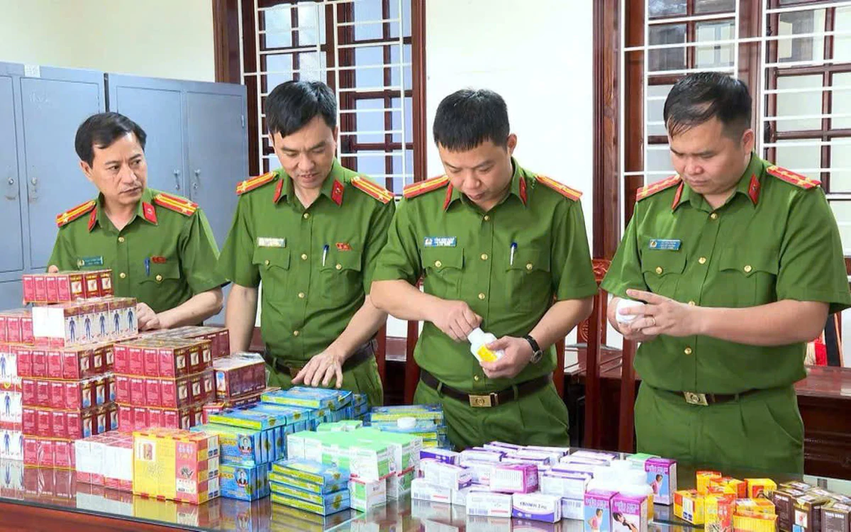 Thuốc, thực phẩm chức năng giả len lỏi bán trên mạng nhưng kiểm soát chưa theo kịp