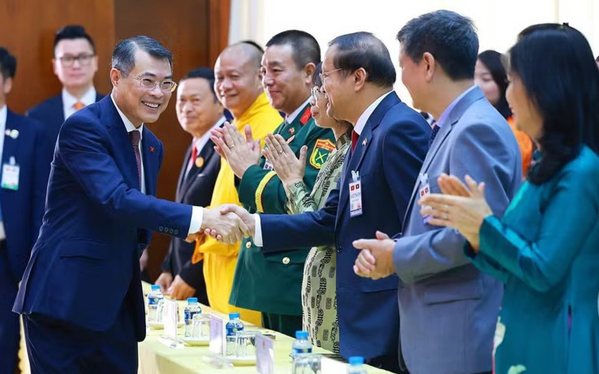 Thủ tướng Lê Minh Hưng biểu dương các doanh nhân Việt Nam tại Lào