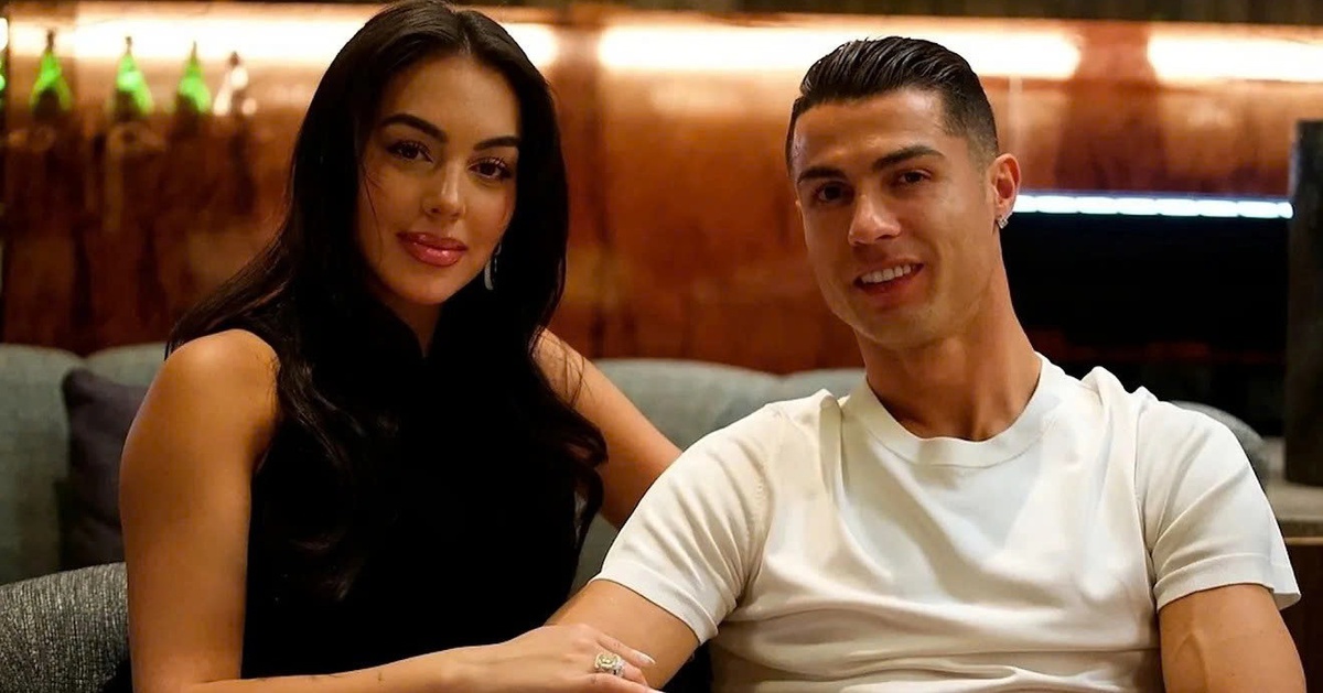 Vợ sắp cưới Ronaldo chuộng phong cách thời trang quyến rũ