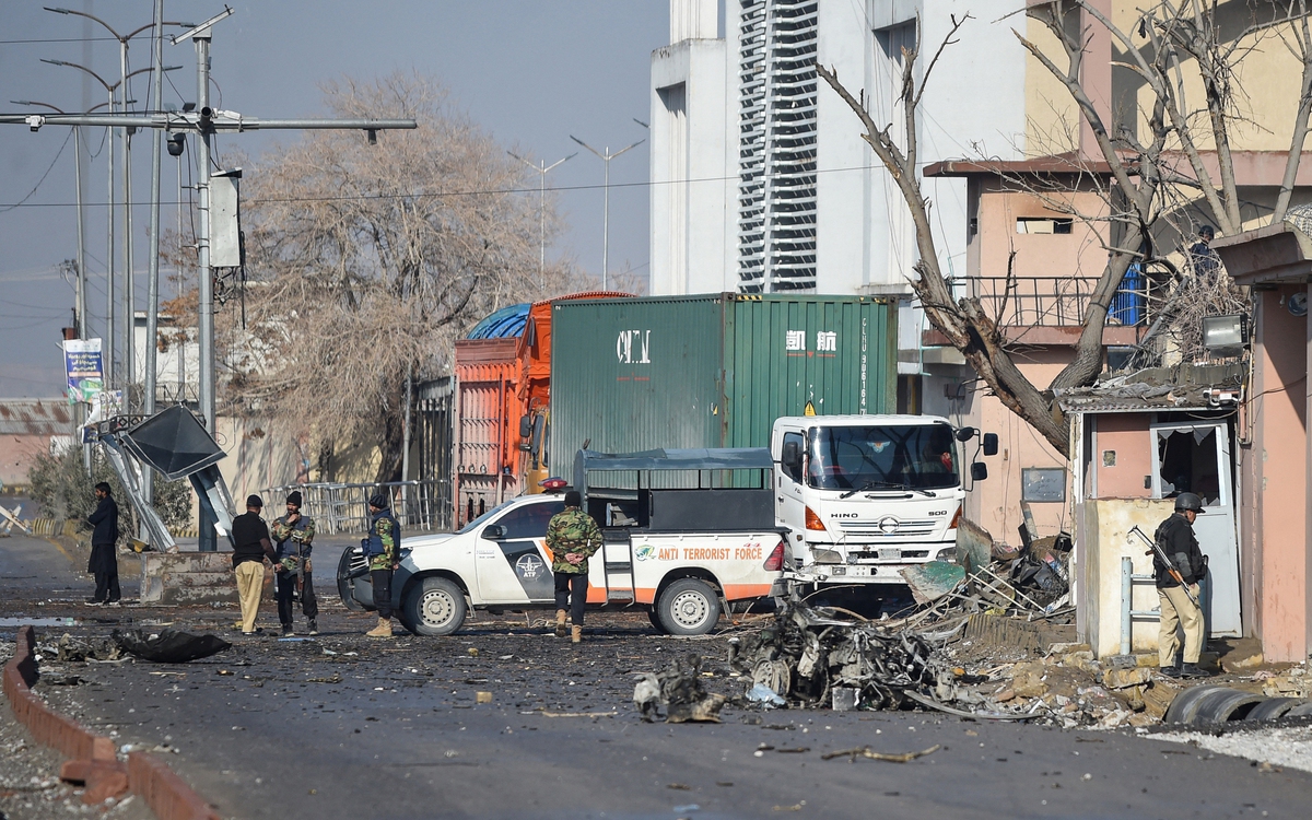 Phe ly khai tấn công giữa ban ngày tại Pakistan, ít nhất 190 người thiệt mạng