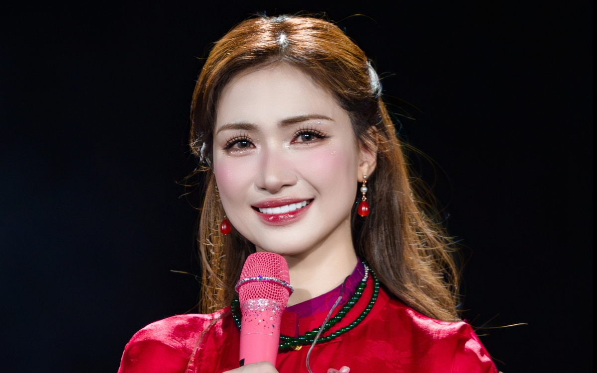23 tỉ và 8.000 khán giả: Hòa Minzy tỏa sáng với fan concert giữa những ồn ào