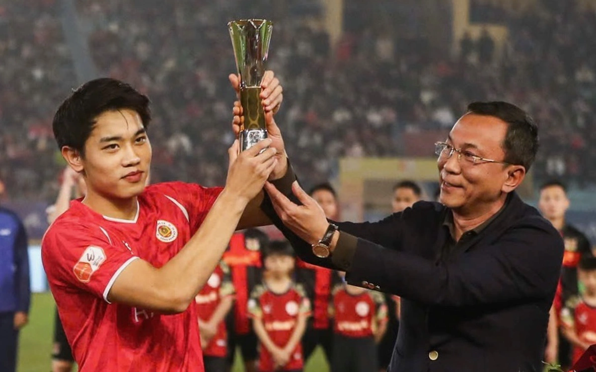 Đình Bắc bị tước bàn thắng trong ngày nhận cúp Vua phá lưới U23 châu Á