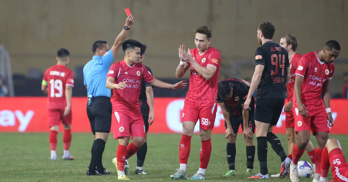 Video: 5 phút đáng quên nhất sự nghiệp của Dụng Quang Nho