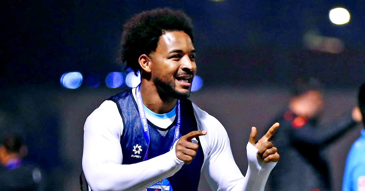 Xuân Son đá hỏng 11m, Nam Định bị Thanh Hóa cầm chân