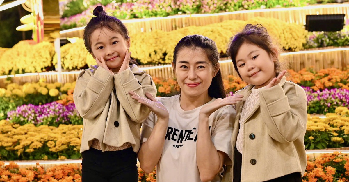 Linh vật Phú Yên lên đèn, du khách nối đuôi nhau đến check-in