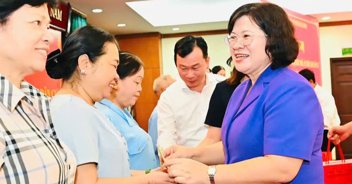 Lãnh đạo TP.HCM họp mặt, chúc Tết bí thư chi bộ khu phố, ấp tiêu biểu