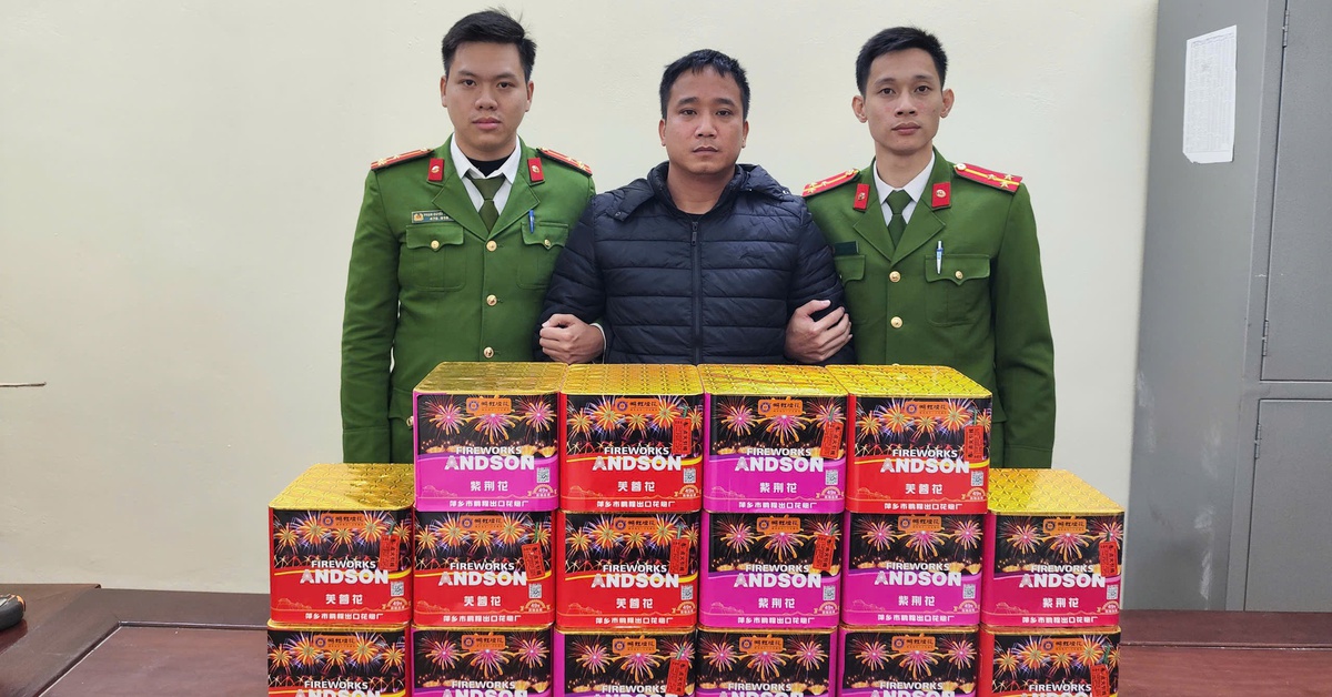 Tài xế lái xe container mang pháo lậu ra quốc lộ bán