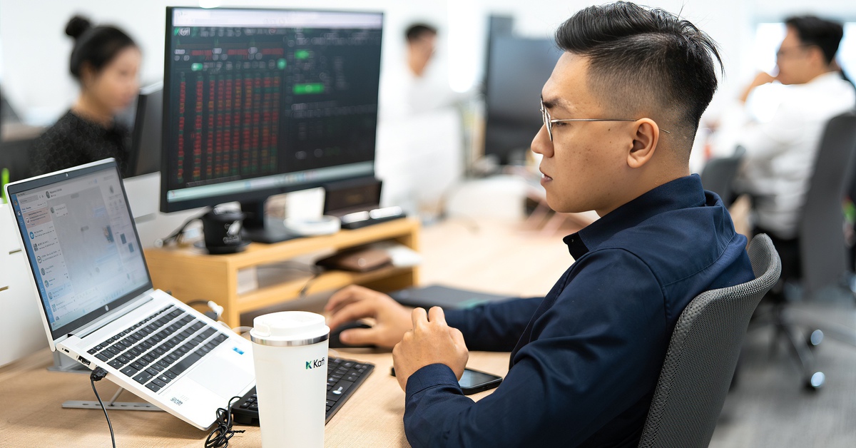 Đọc nhanh 10-2: USD hồi nhẹ, vàng bạc đi xuống, dự báo 'cơn gió ngược' với VN-Index