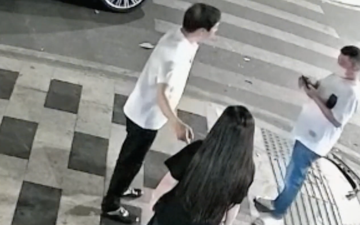 Xác minh vụ tài xế xe Bentley và bạn xô xát với tài xế taxi