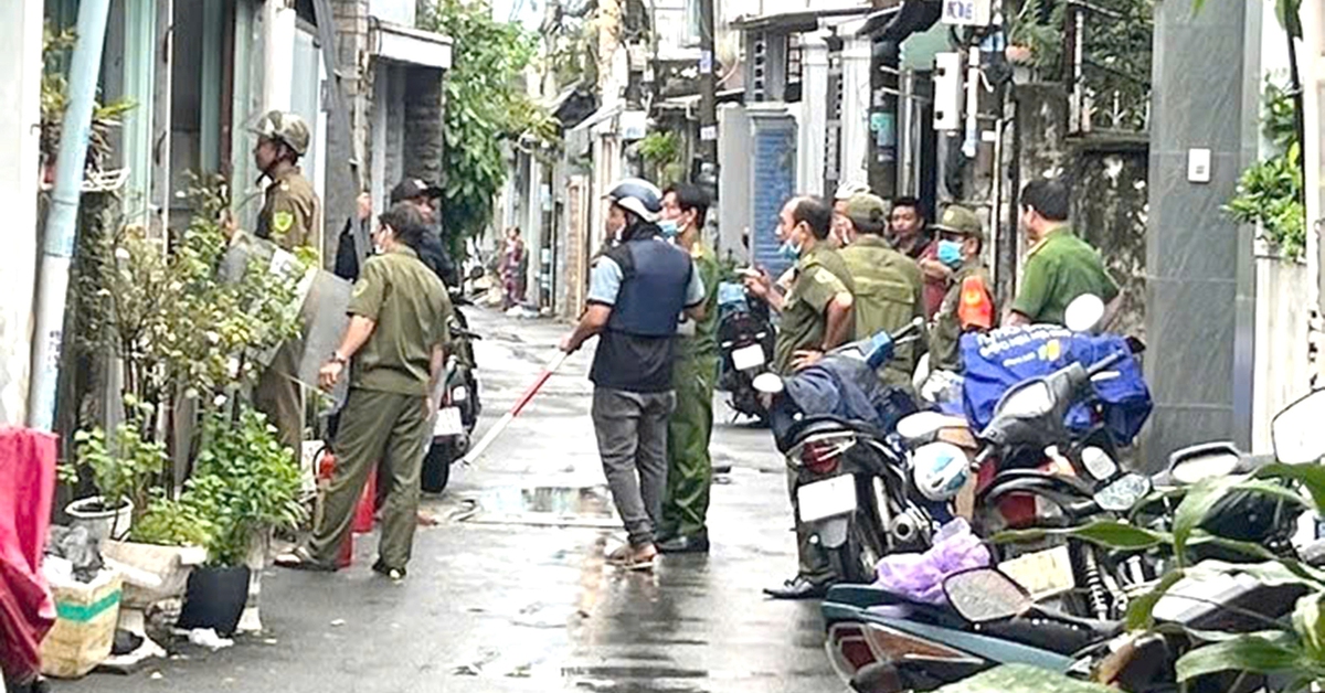 Đừng chỉ biết 'tôn' giọng hát của mình, Tết nhớ vặn nhỏ loa karaoke giùm!