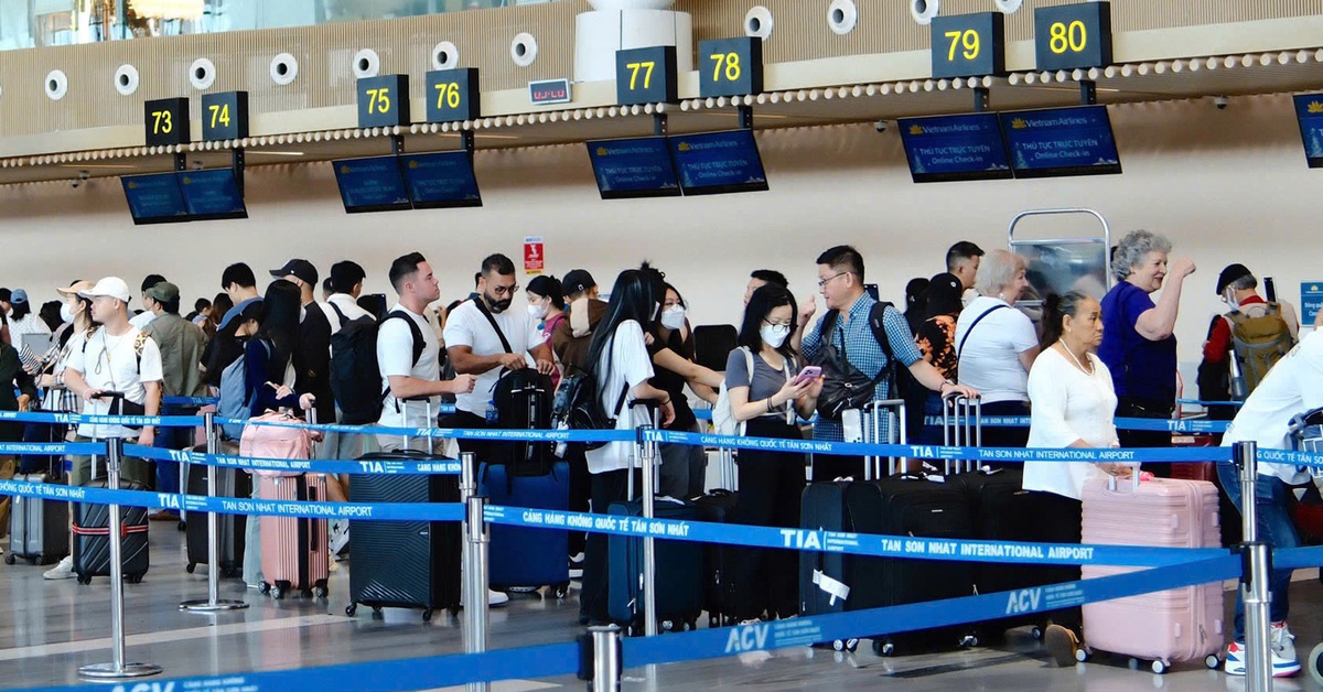 TP.HCM đo thân nhiệt toàn bộ khách nhập cảnh tại sân bay để phòng vi rút Nipah