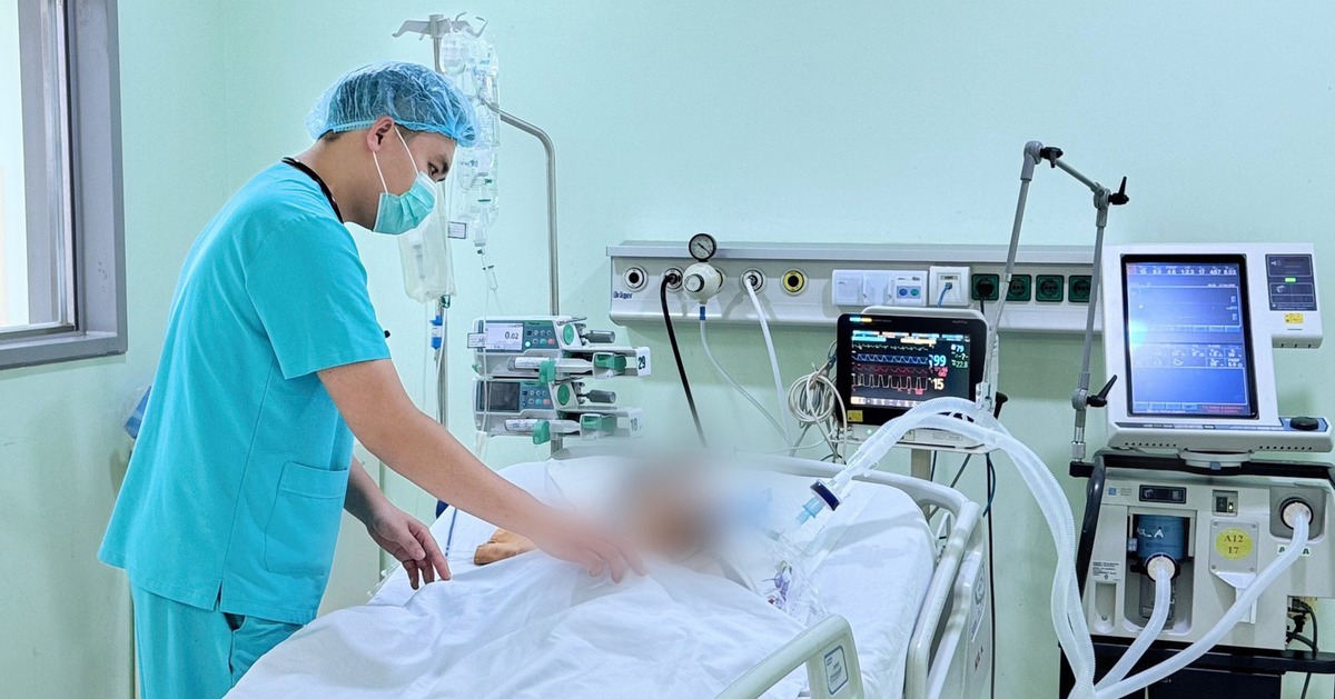 Nghĩ hút thuốc lá điện tử cho ‘đỡ hại phổi’, nam thanh niên 20 tuổi nhập viện thở máy