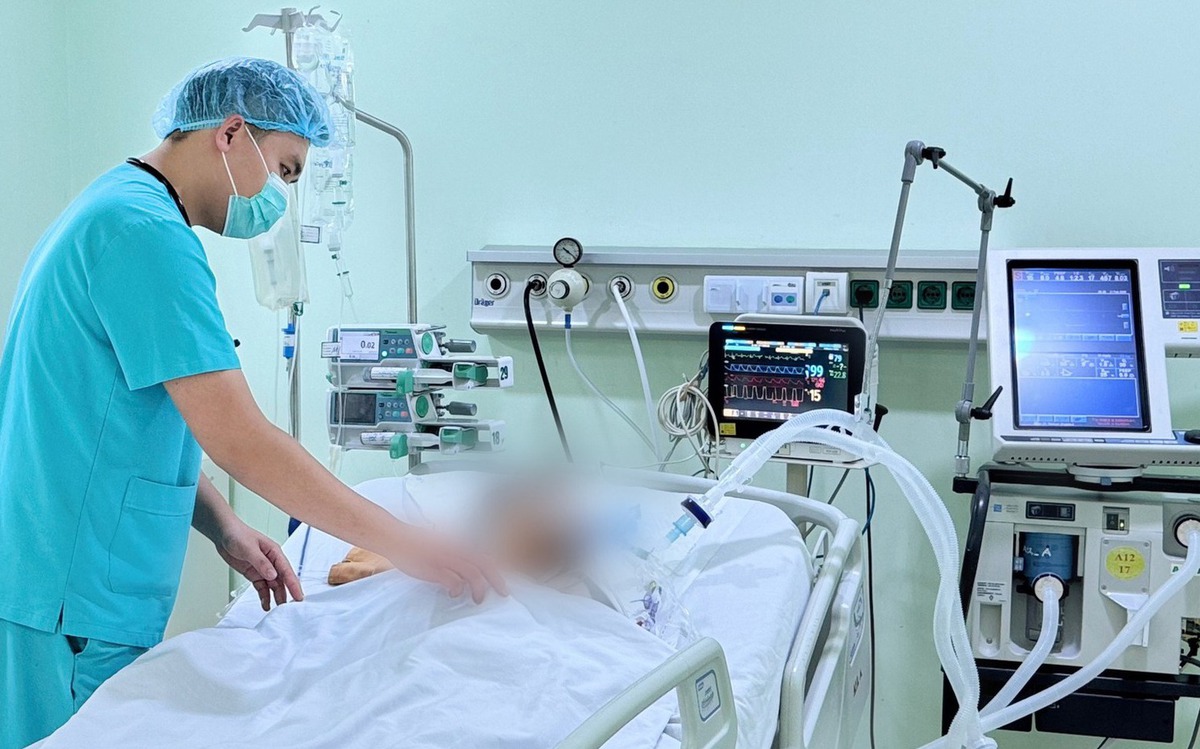 Nghĩ hút thuốc lá điện tử cho ‘đỡ hại phổi’, nam thanh niên 20 tuổi nhập viện thở máy