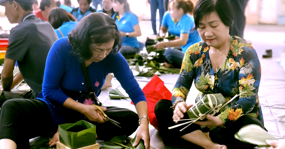 Người Việt bắt đầu nhờ AI hỗ trợ chuẩn bị Tết, tìm kiếm văn khấn mùng 1