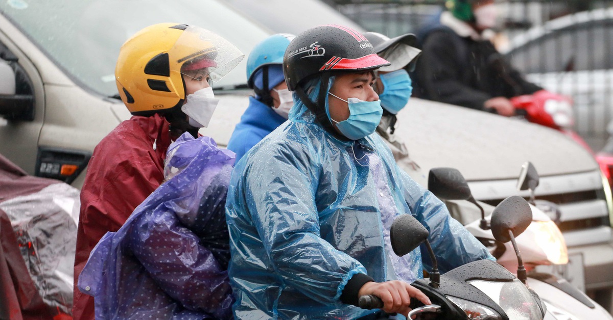 Thời tiết hôm nay 12-2: Bắc Bộ mưa phùn, Nam Bộ mưa trái mùa