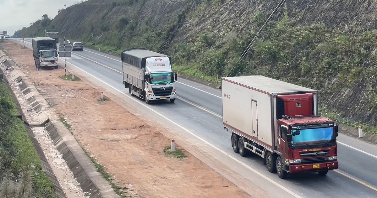 Người dân lưu ý cao tốc từ Đà Nẵng ra Quảng Trị đang nâng cấp, tốc độ tối đa chỉ 50km/h