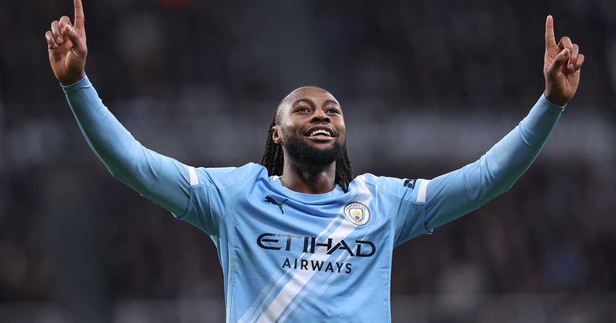 Man City gây sức ép lớn lên Arsenal