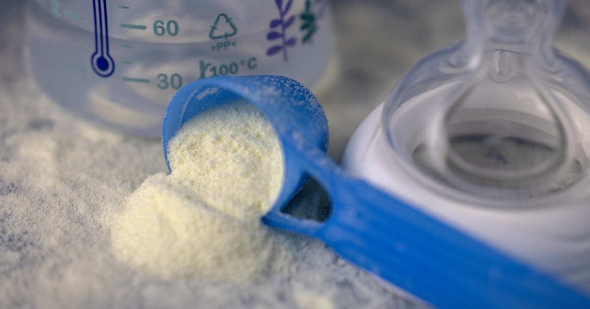 Trung Quốc yêu cầu các nhà sản xuất sữa công thức xét nghiệm độc tố