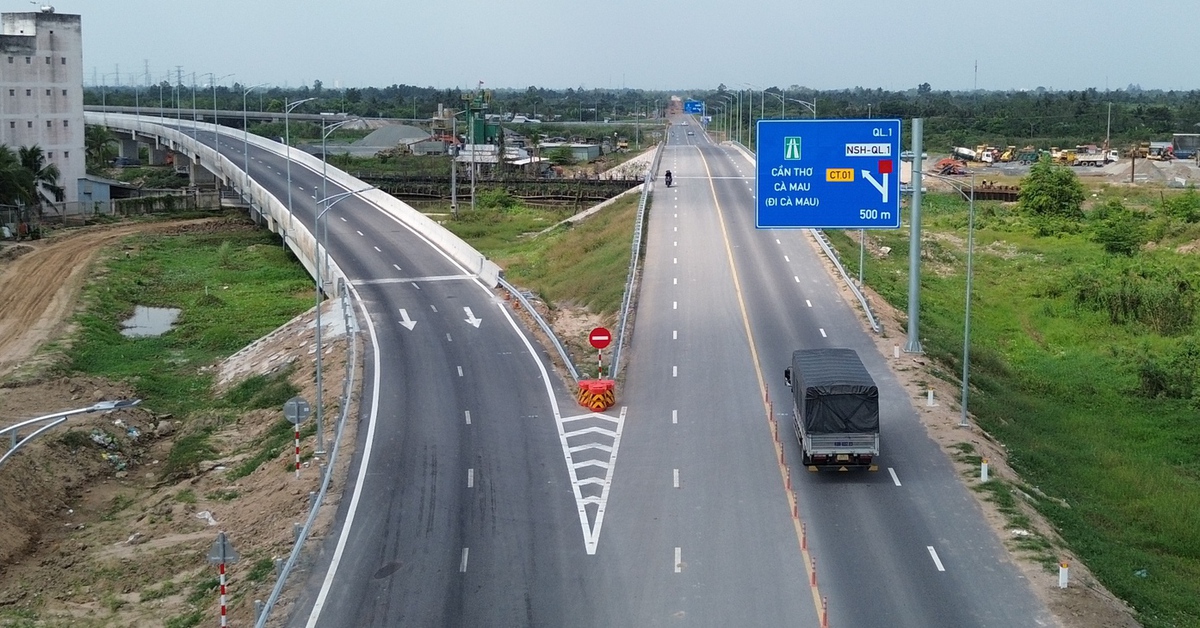 Lên phương án xử lý tình huống kẹt xe trên cao tốc Cần Thơ - Cà Mau