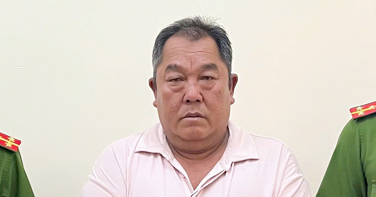 Bắt giám đốc chôn lấp trái phép hơn 1.400 tấn chất thải công nghiệp