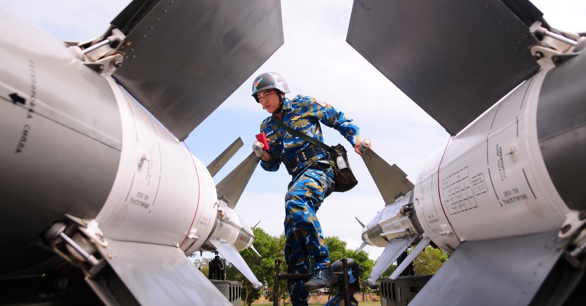 Cận cảnh trận địa tên lửa trực chiến canh trời cận Tết bên bờ biển Đà Nẵng