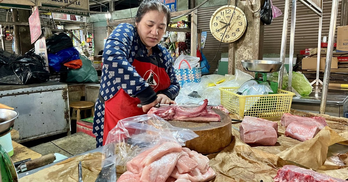 Sức mua tăng, tiểu thương Cần Thơ bổ sung thịt, trái cây, khô đầy ắp tại các chợ