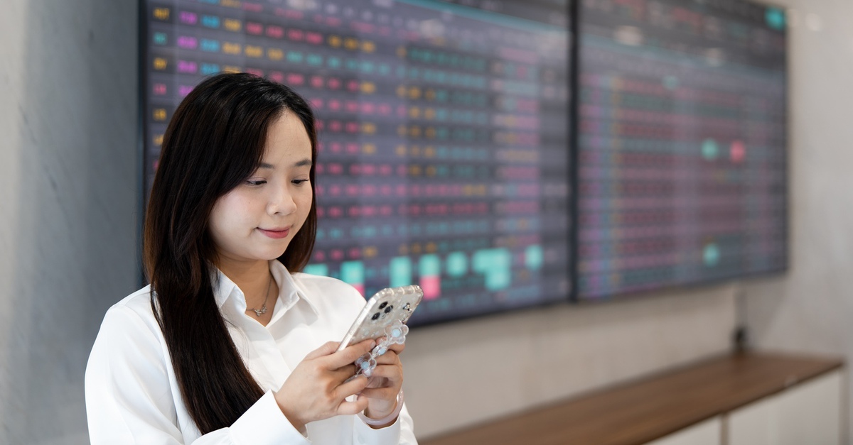 Đọc nhanh 12-2: Giá vàng bạc biến động, chứng khoán Việt Nam sắp đón tin vui?