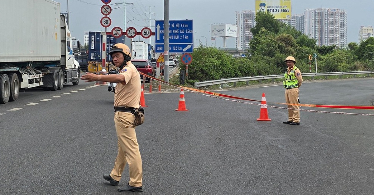 Cảnh sát giao thông TP.HCM hướng dẫn lộ trình thay thế tránh kẹt xe khi về quê ăn Tết