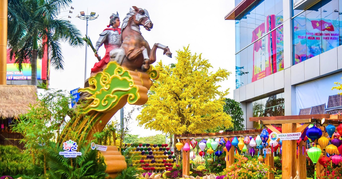 Linh vật ngựa của Đường hoa xuân MENAS 2026 có chủ đề: 'Vươn mình Thánh Gióng'