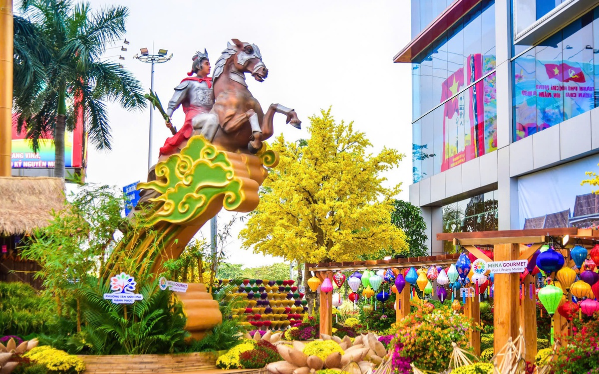 Linh vật ngựa của Đường hoa xuân MENAS 2026 có chủ đề: 'Vươn mình Thánh Gióng'