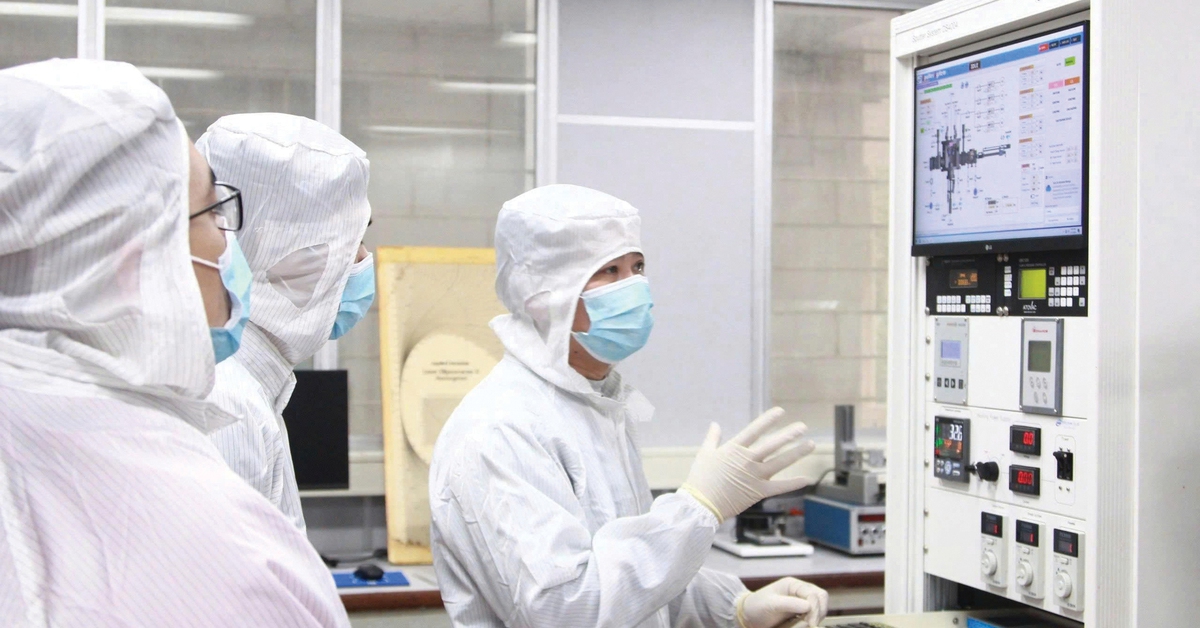 Vi mạch bán dẫn: Câu chuyện về 'tinh hoa' và 'lót ổ'