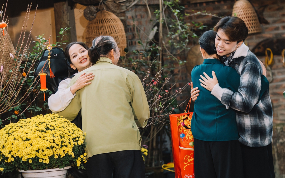 Nghe ‘Tết bình an bên nhau’ của ‘cây đàn tỳ bà’ Vũ Diệu Thảo, chỉ muốn về nhà