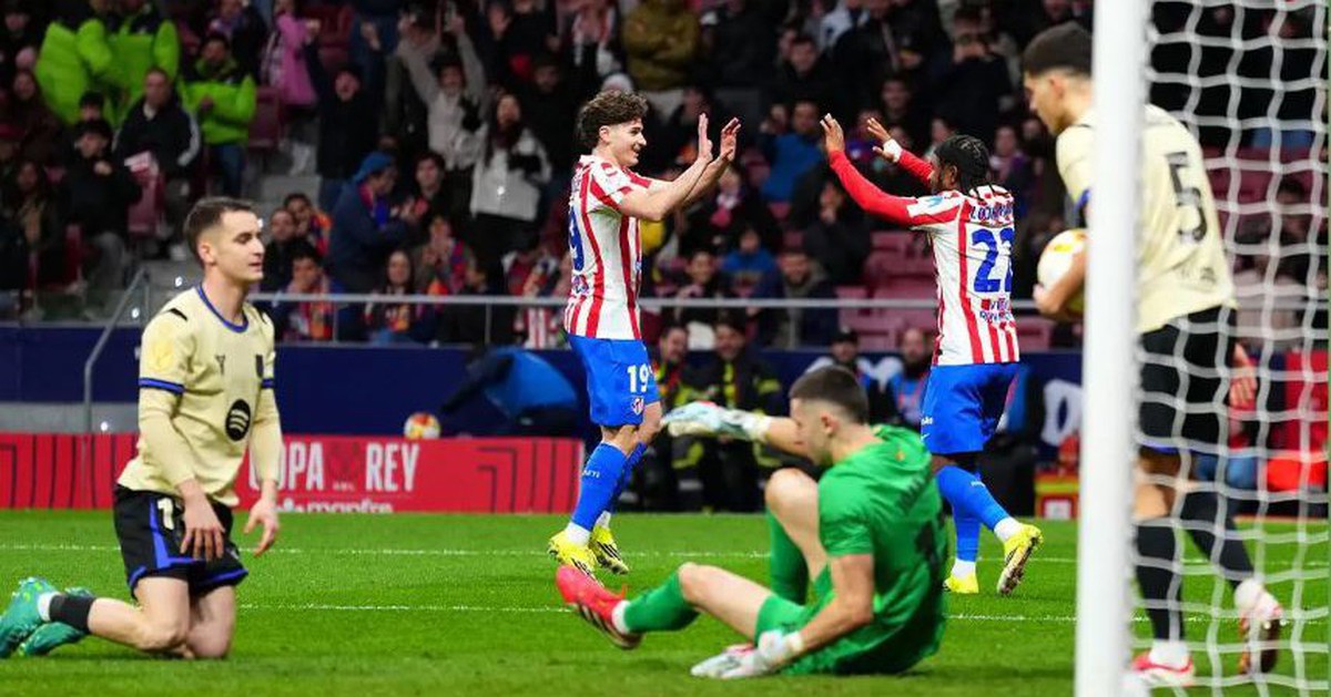 Sốc: Barca thảm bại 0-4 trước Atletico Madrid