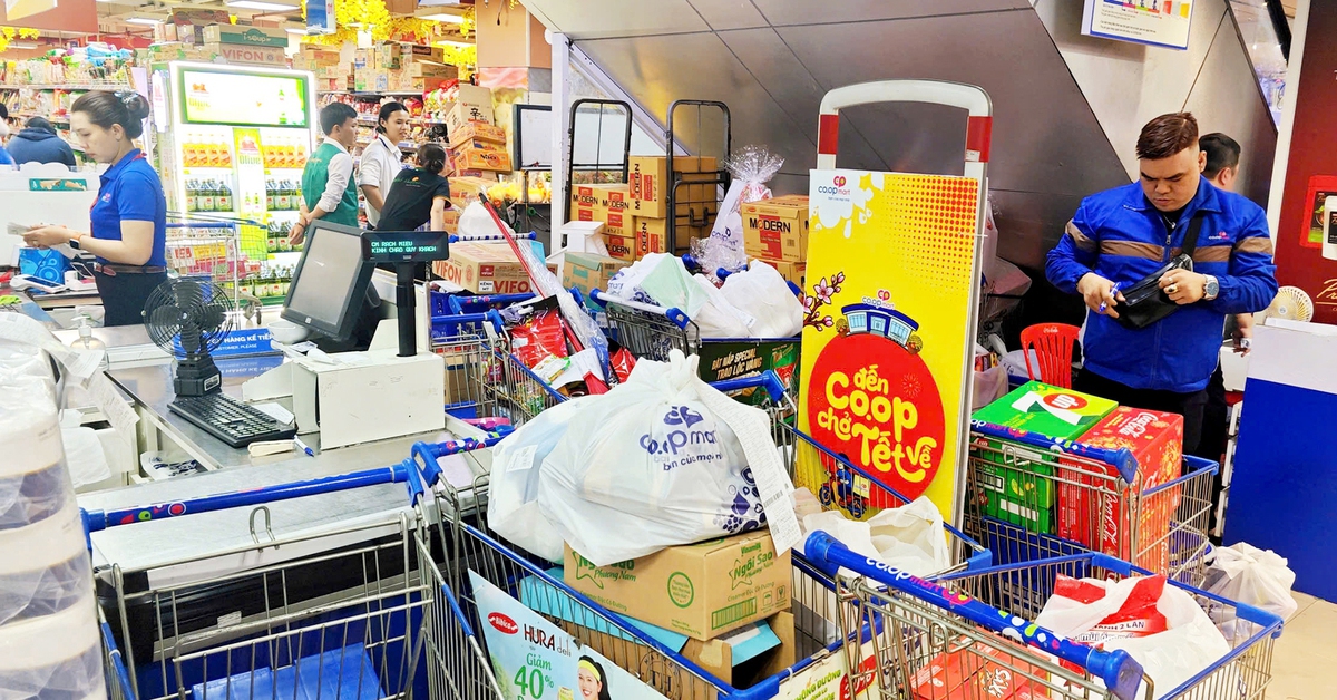 Tết tới đâu, mua sắm tới đó!