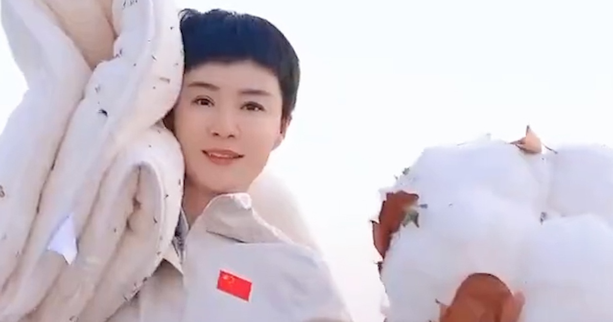 Hình ảnh 'huyện trưởng cưỡi ngựa' quảng bá du lịch, nông sản Trung Quốc trước khi gặp nạn