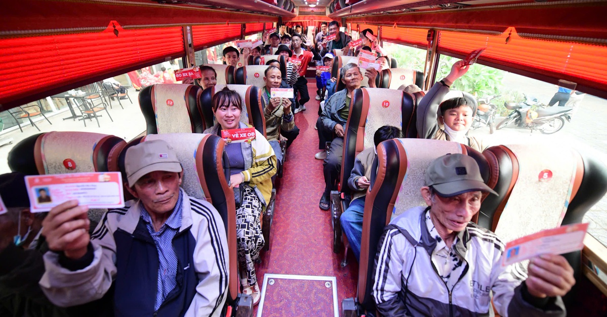 Saigon Co.op khởi động 'Chuyến xe hạnh phúc' 2026, đưa 900 người lao động về quê miễn phí