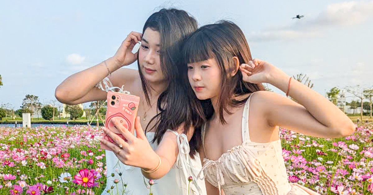 Thích thú với vườn hoa sao nhái 2,5ha, nhiều người nhắc nhau giữ gìn cảnh quan