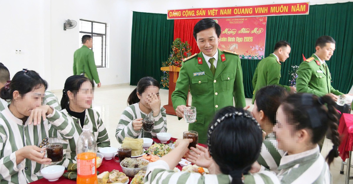 Ước mong ngày về của phạm nhân bên mâm cơm tất niên