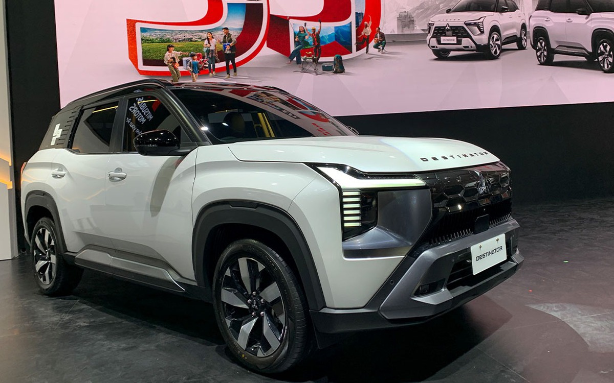 Mitsubishi Destinator, Xforce có bản đặc biệt: Thêm thanh giá nóc, gương điện tử như Land Rover