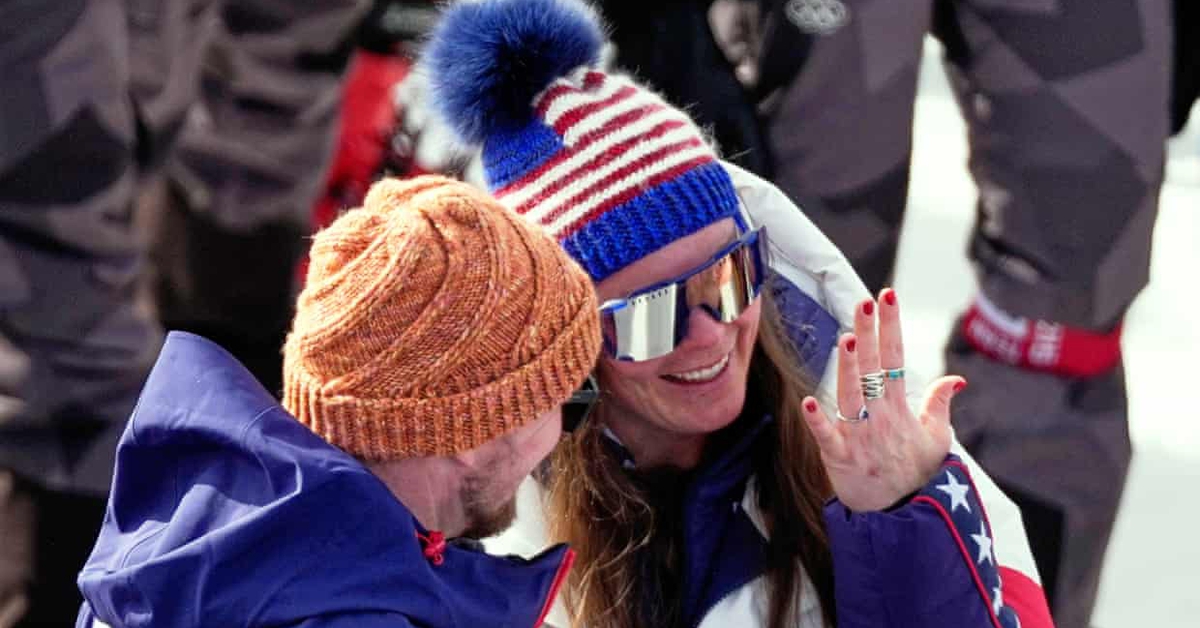 VĐV Mỹ được bạn trai cầu hôn ngay tại vạch đích Olympic