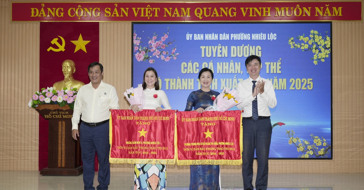 Bí thư phường Nhiêu Lộc và hai hiệu trưởng được bằng khen về xây dựng và phát triển TP.HCM