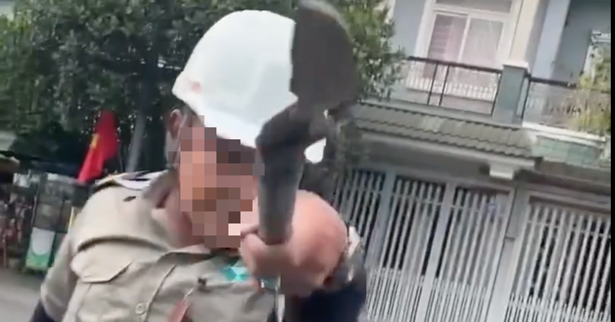 Công an triệu tập 1 bảo vệ, làm rõ clip hăm dọa tài xế tại khu đô thị Vạn Phúc