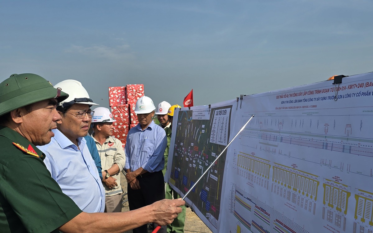 Thi công cao tốc xuyên Tết được thưởng thêm 300.000 đồng/ngày