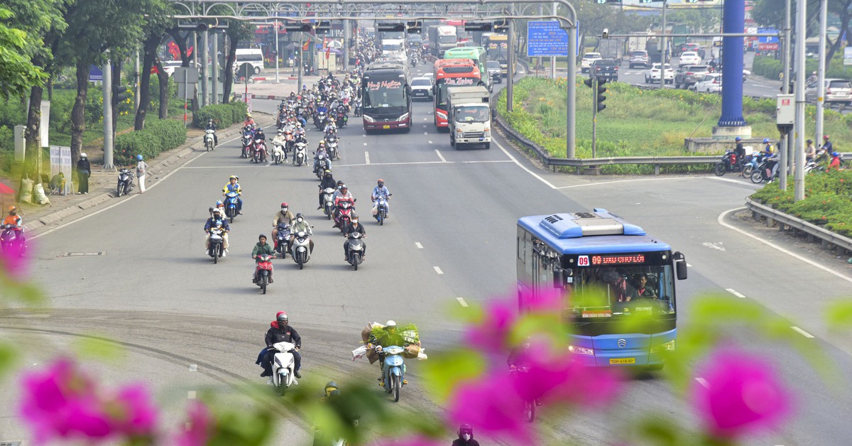 Cửa ngõ TP.HCM thông thoáng sáng 27 Tết, đường về quê như gần hơn