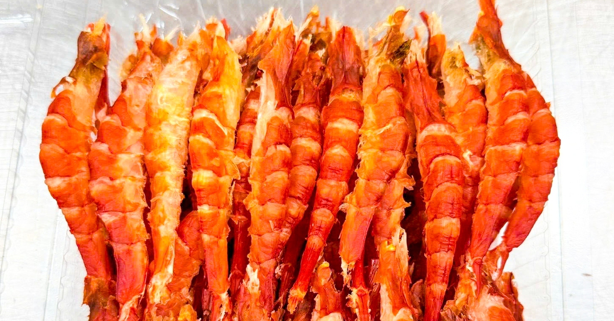 Tôm khô móng chim Cà Mau vượt mốc 2,2 triệu đồng/kg