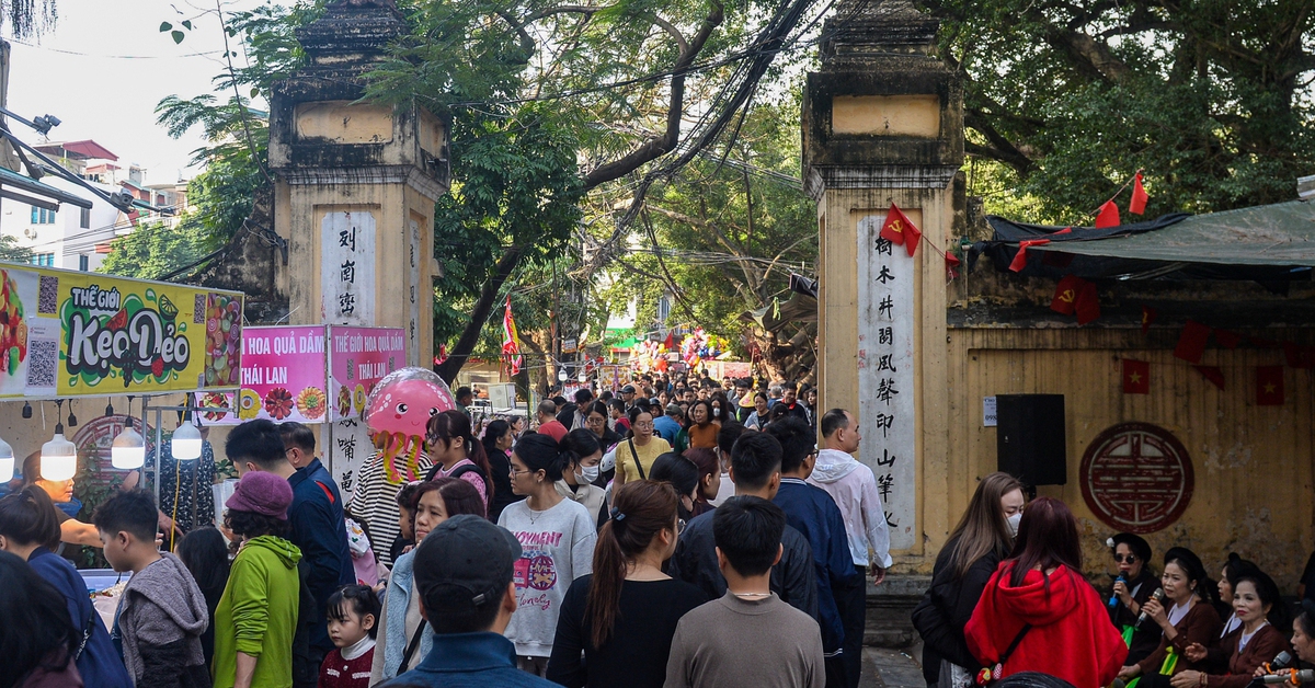 Phiên chợ trăm tuổi giữa lòng Hà Nội, mỗi năm chỉ họp một lần vào ngày 27 Tết